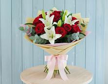Букет цветов из:  Лилии и Розы #REPLACE_PRED# Макарово