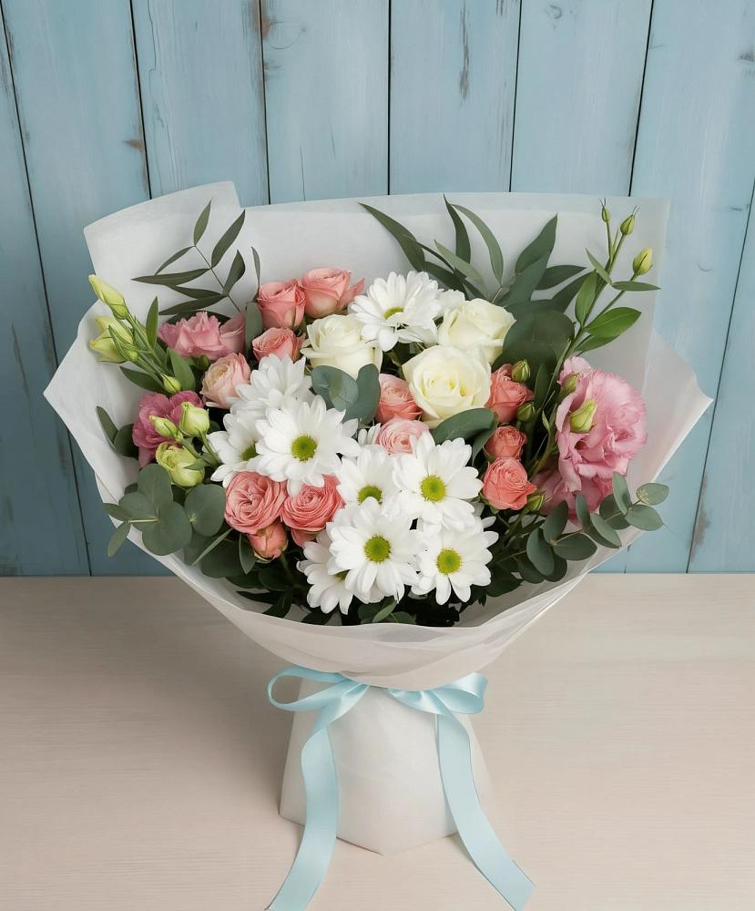 Букет цветов из: Розы, Лизиантусы и Хризантемы в Макарово