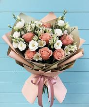 Букет цветов из:  Розы, Альстромерии и Лизиантусы в Макарово