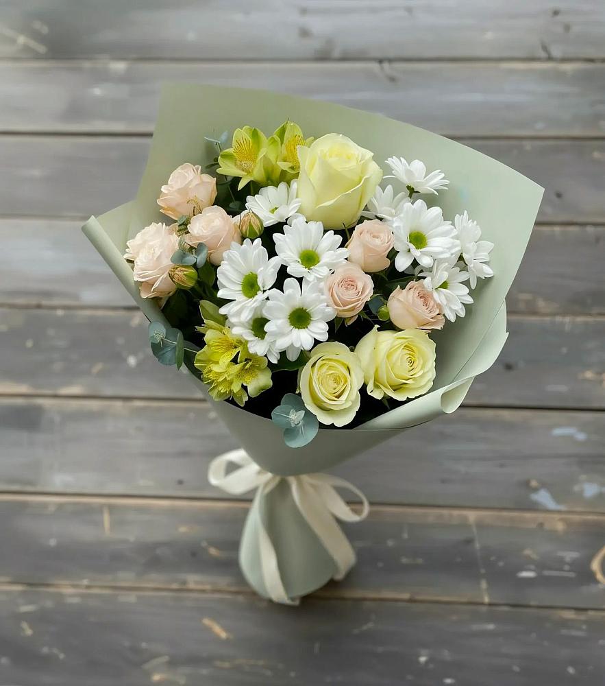 Букет цветов из: Альстромерии, Розы и Хризантемы в Макарово