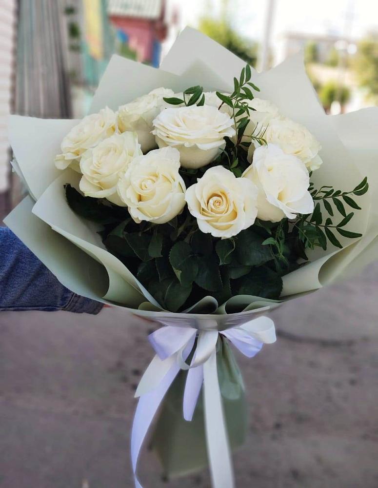 Букет Белые розы Проуд в Макарово
