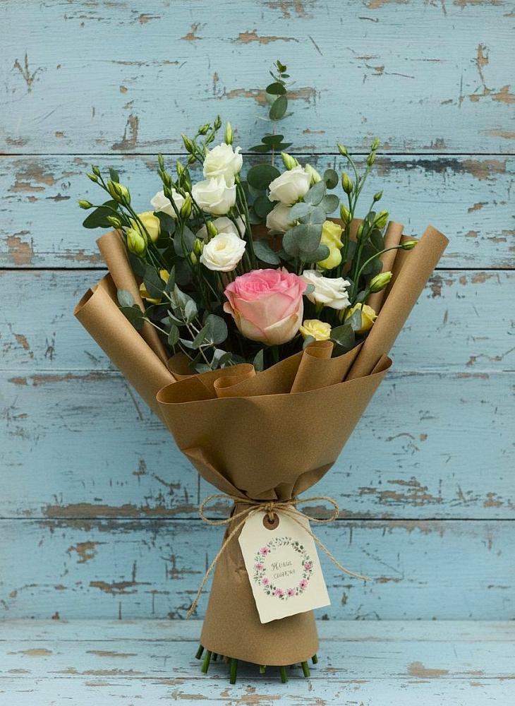 Букет цветов из: Розы и Лизиантусы в Макарово