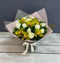 Букет цветов из:  Орхидеи и Розы в Макарово