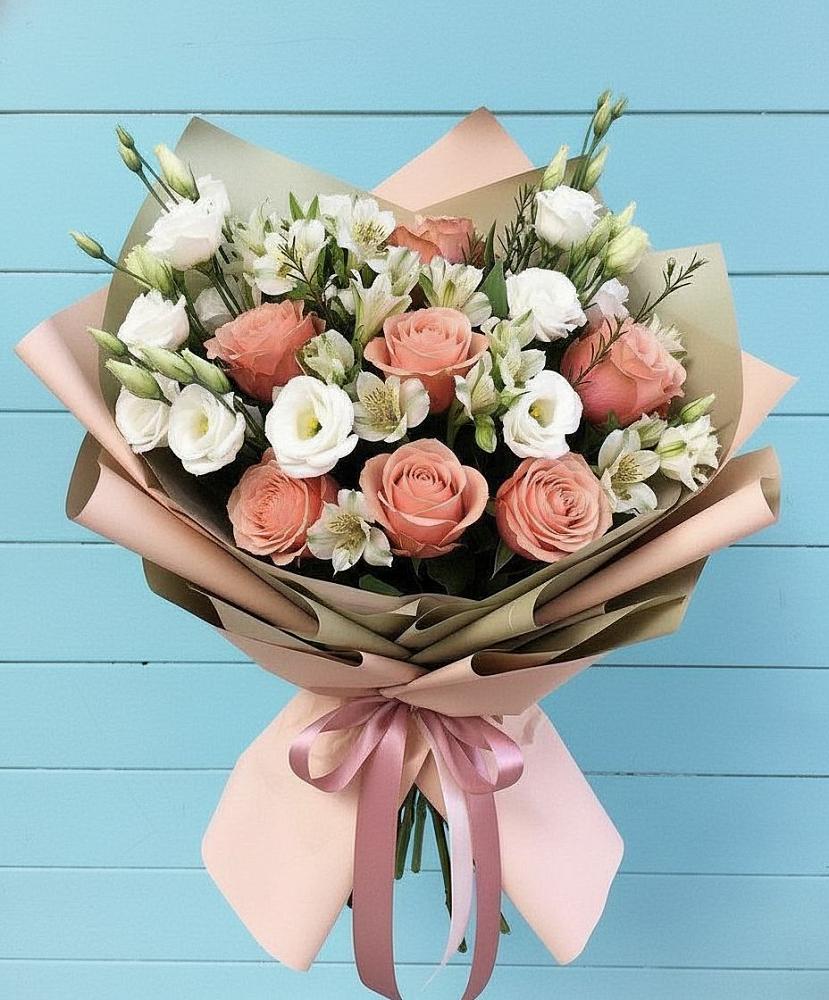 Букет цветов из: Розы, Альстромерии и Лизиантусы в Макарово