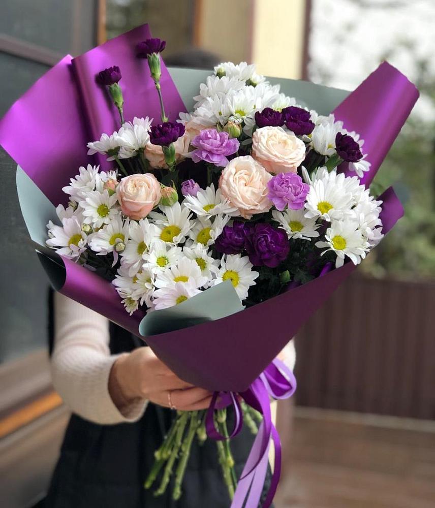 Букет цветов из: Хризантемы, Гвоздики и Розы в Макарово