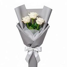 Букет 3 белые розы в Макарово