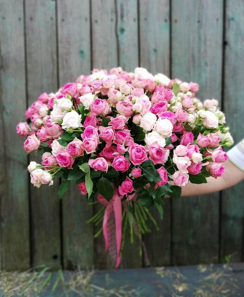 Букет Розовые кустовые розы Натали и Лав Лидия в Макарово