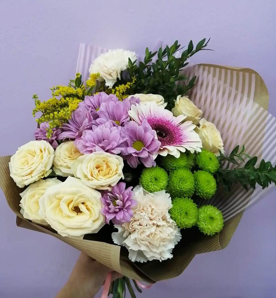 Букет цветов из: Хризантемы, Розы, Гвоздики и Герберы в Макарово