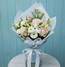 Букет цветов из:  Розы и Лизиантусы в Макарово