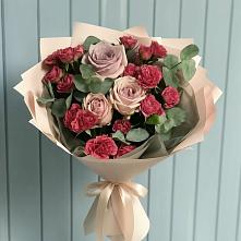 Букет цветов из:  Гвоздики и Розы в Макарово