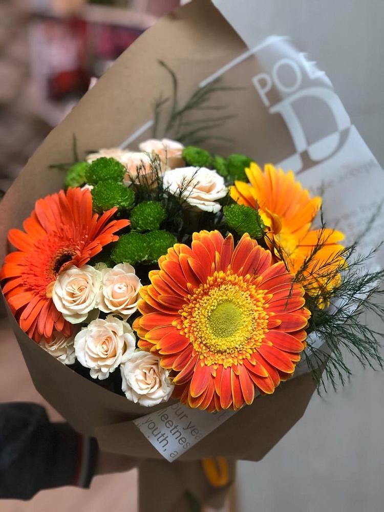 Букет цветов из: Герберы, Хризантемы и Розы в Макарово