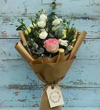 Букет цветов из:  Розы и Лизиантусы в Макарово