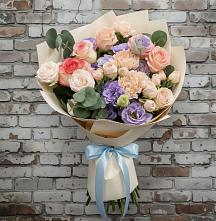 Букет цветов из:  Розы, Лизиантусы и Гвоздики в Макарово