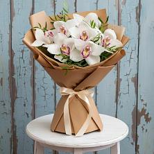 Букет цветов из:  Орхидеи и Розы в Макарово