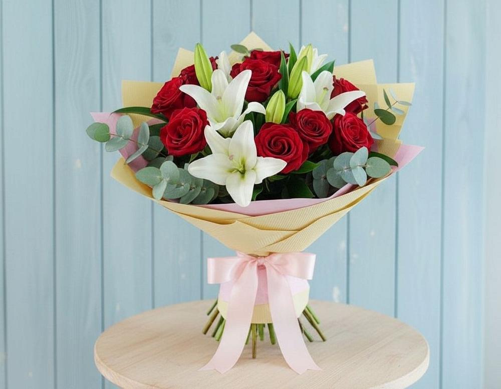 Букет цветов из: Лилии и Розы в Макарово